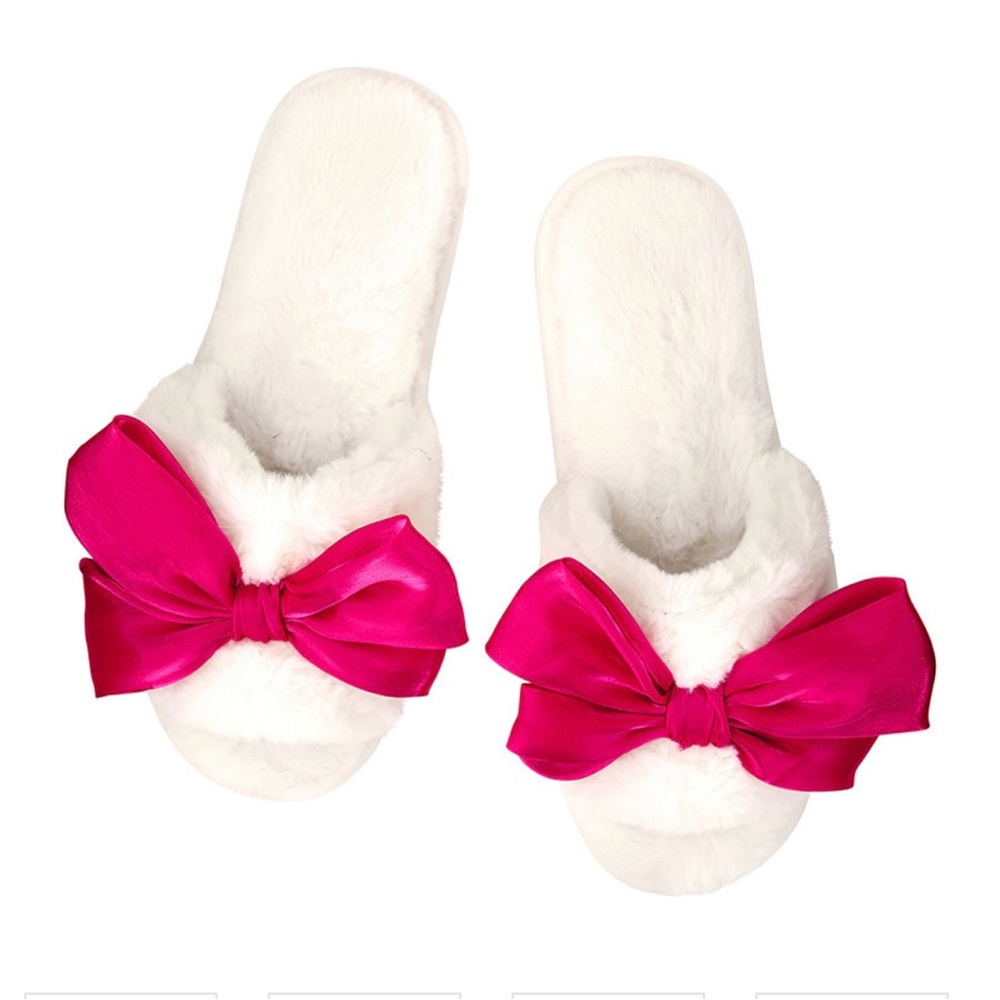 GORGEOUS Bella Sleep + Spa Plush Satin Bow White/Hot Pink Slippers